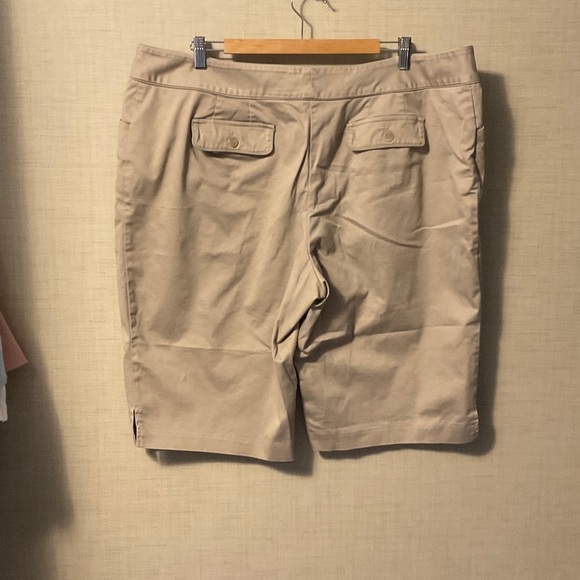 Elegant Women's Tan Bermuda Shorts - Picture 2 of 5